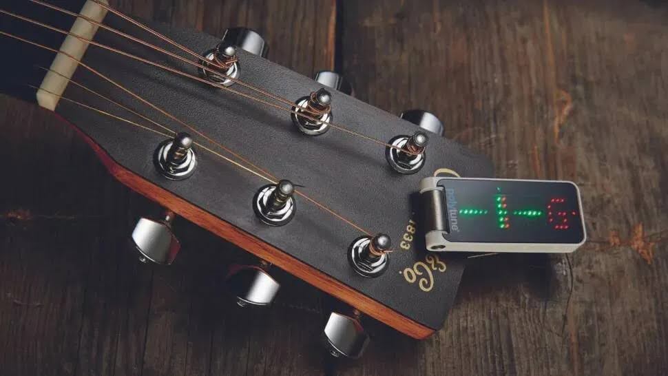 настройка гитары с помощью тюнера